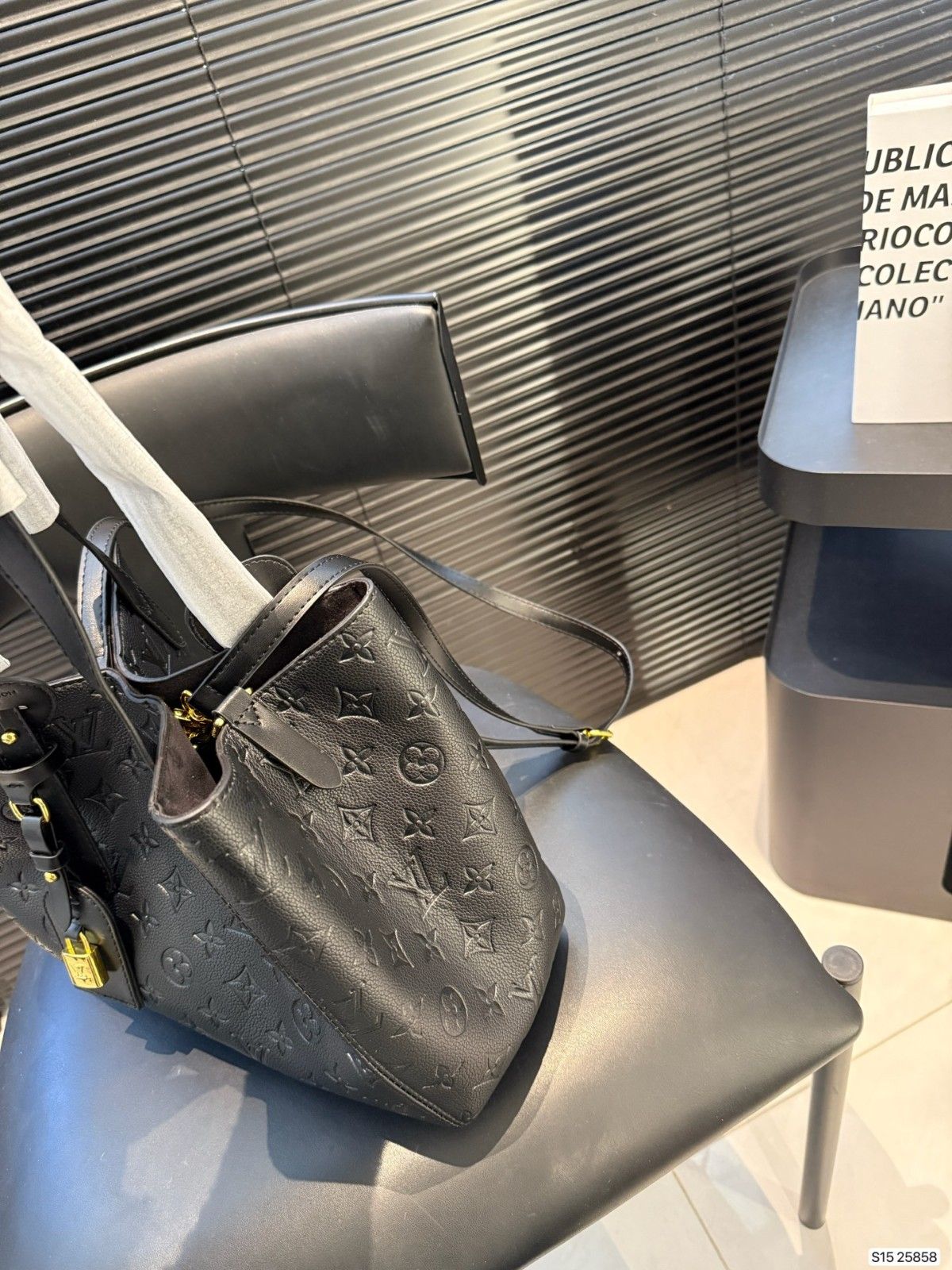 ルイヴィトン all in one トートバッグ 激安 A31824