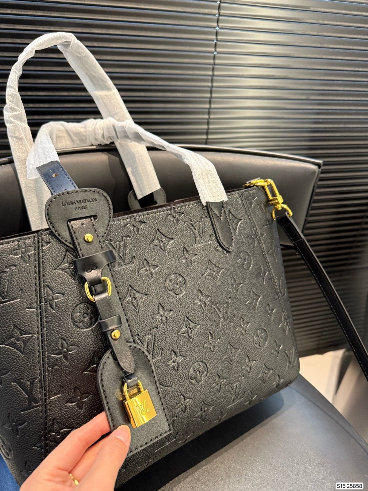 ルイヴィトン all in one トートバッグ 激安 A31824