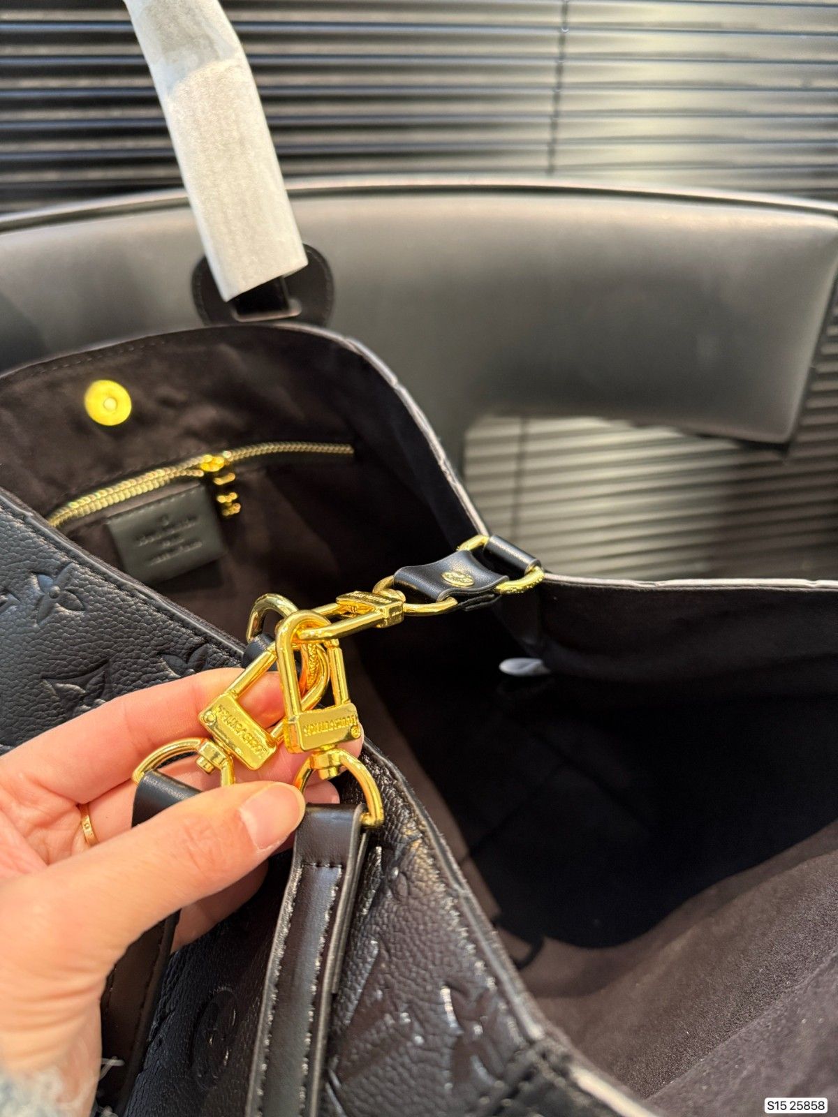 ルイヴィトン all in one トートバッグ 激安 A31824