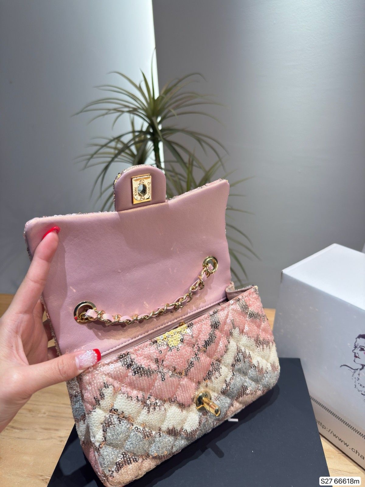 シャネル cf ショルダーバッグ 可愛い A31823