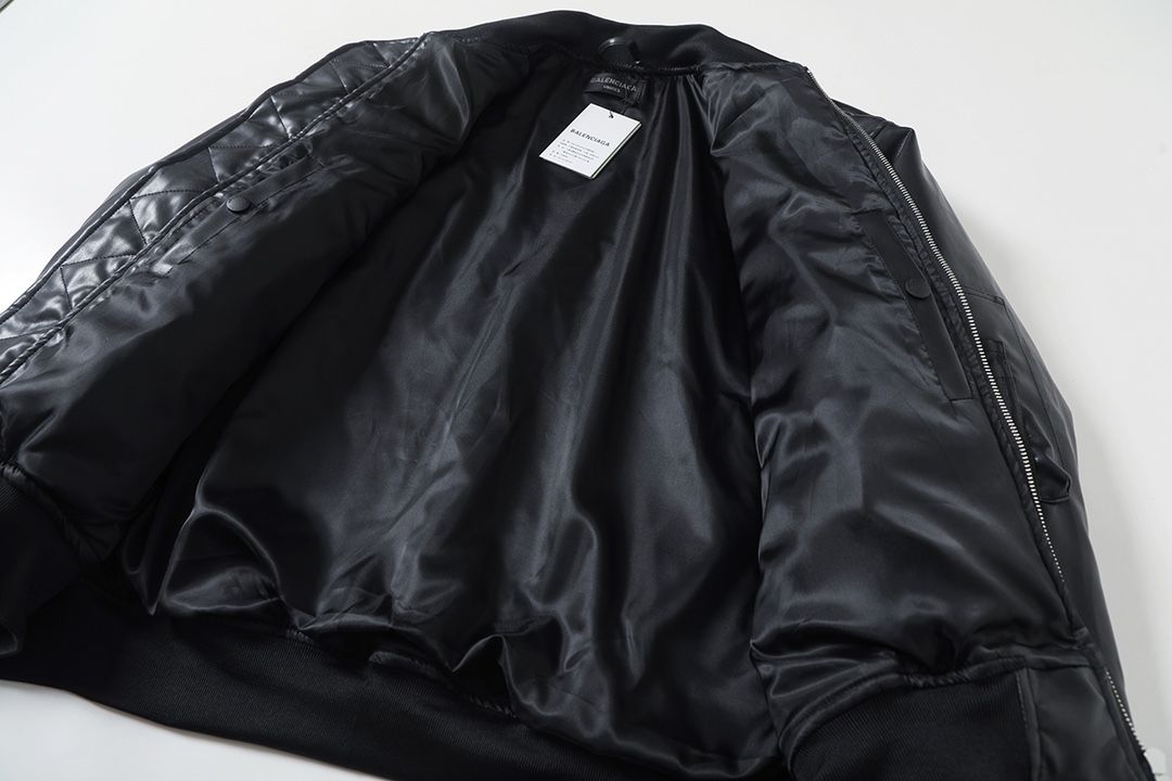 バレンシアガ レザージャケット BLCG 25FW カッコイイ A31811