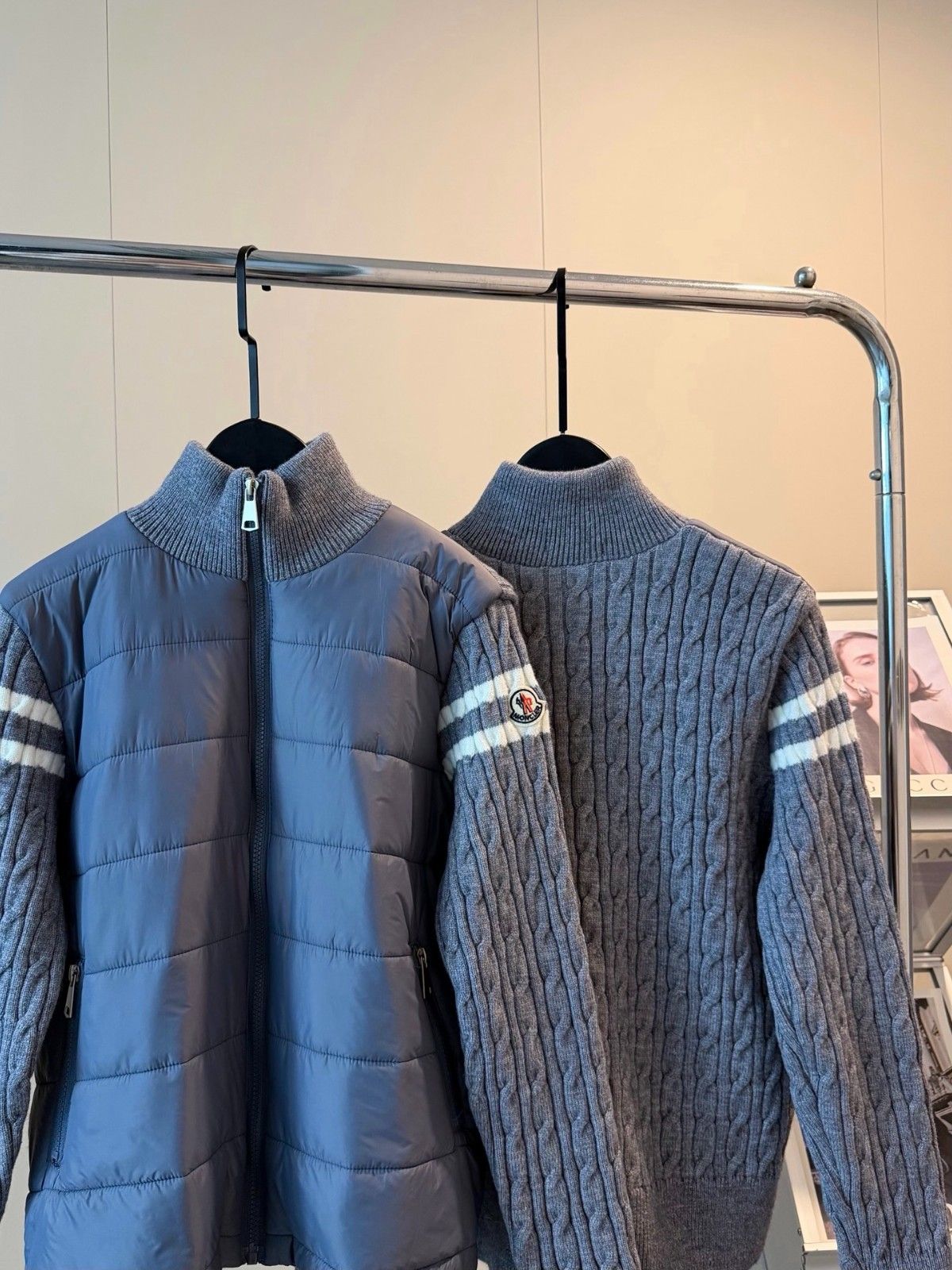 モンクレール パッチワーク袖のストライプニットダウンジャケット A31808