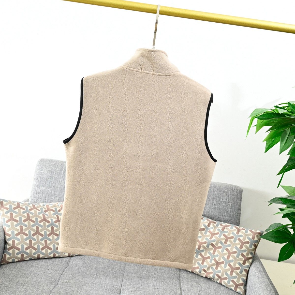 モンクレール ジップアップスタンドカラーのフリースベスト A31805