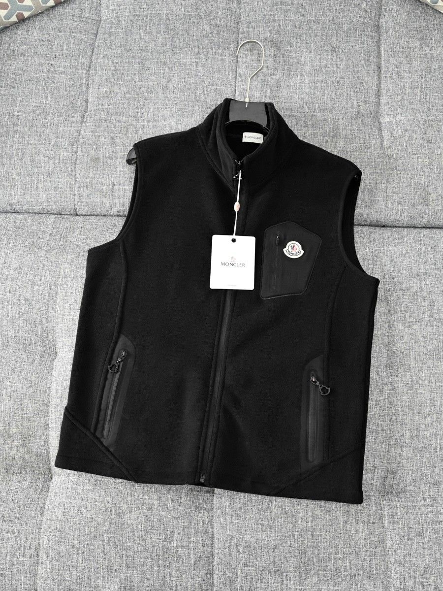 モンクレール ジップアップスタンドカラーのフリースベスト A31805