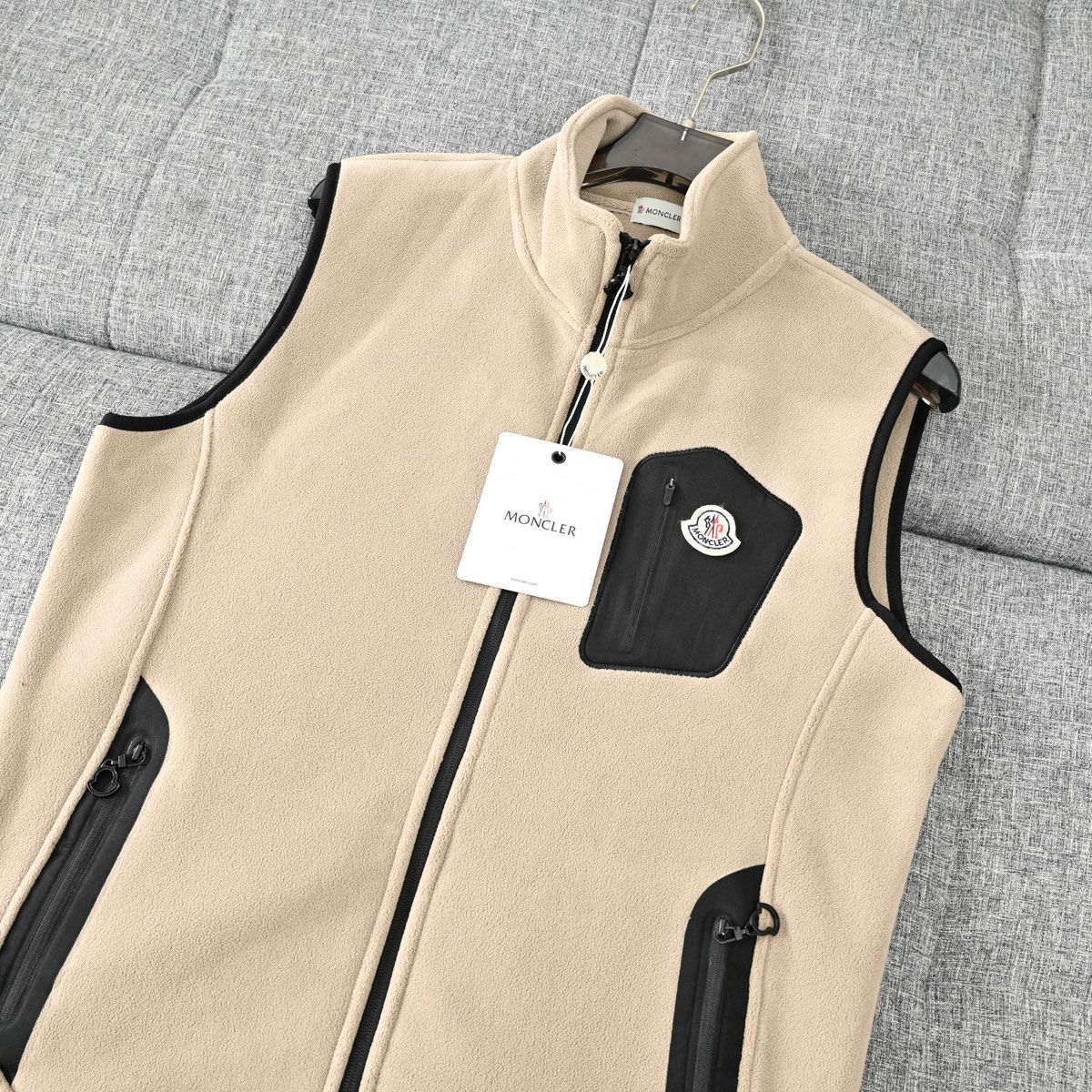 モンクレール ジップアップスタンドカラーのフリースベスト A31805