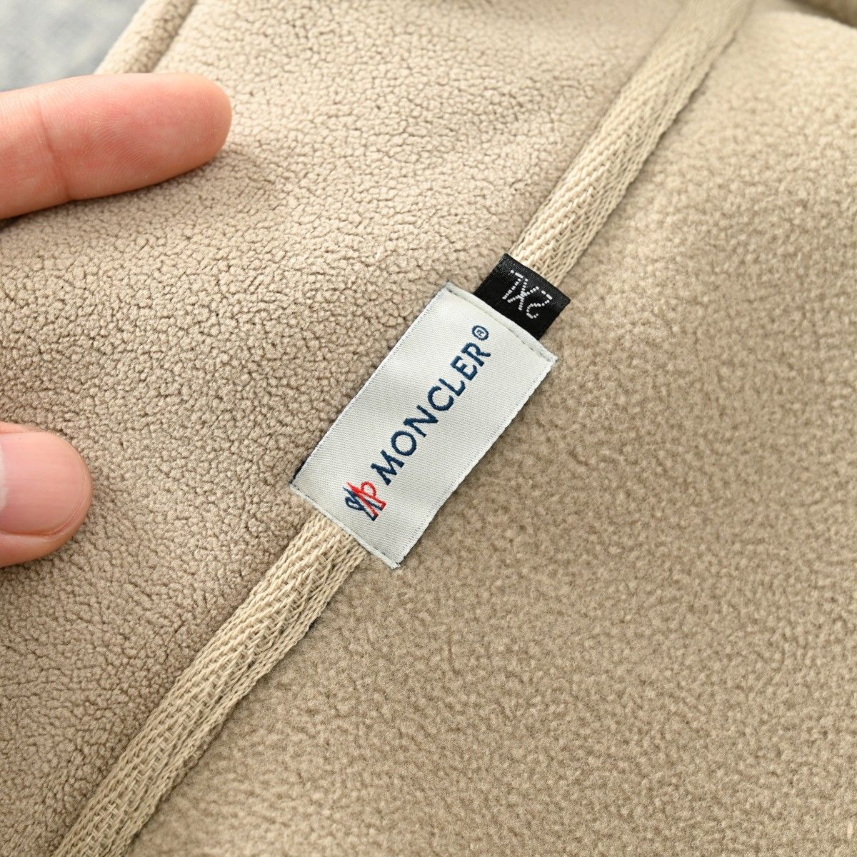 モンクレール ジップアップスタンドカラーのフリースベスト A31805