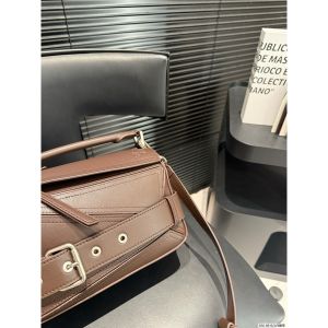 ロエベ Puzzle Biker ショルダーバッグ 高品質 レザー A31837