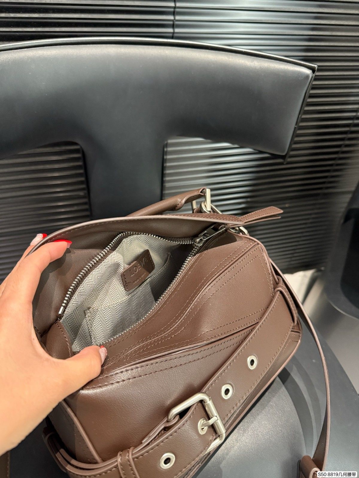 ロエベ Puzzle Biker ショルダーバッグ 高品質 レザー A31837