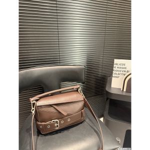 ロエベ Puzzle Biker ショルダーバッグ 高品質 レザー A31837