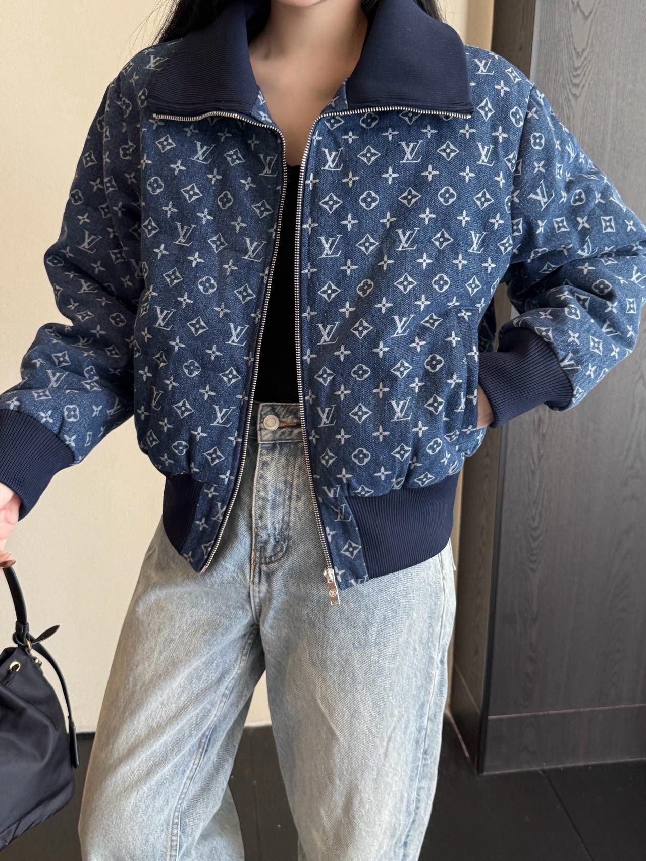 ルイヴィトン 綿入りジャケット レディース向け カジュアル A31834