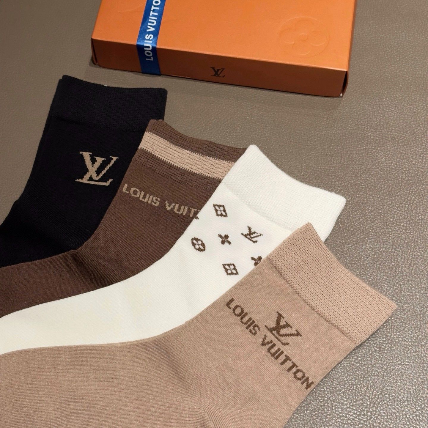 ルイヴィトン 靴下 4足セット A31853