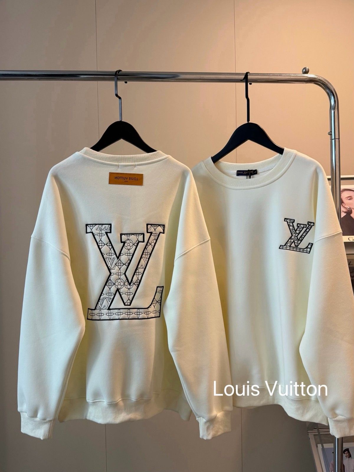 ルイヴィトン トレーナー スウェットシャツ 刺繍 A31844