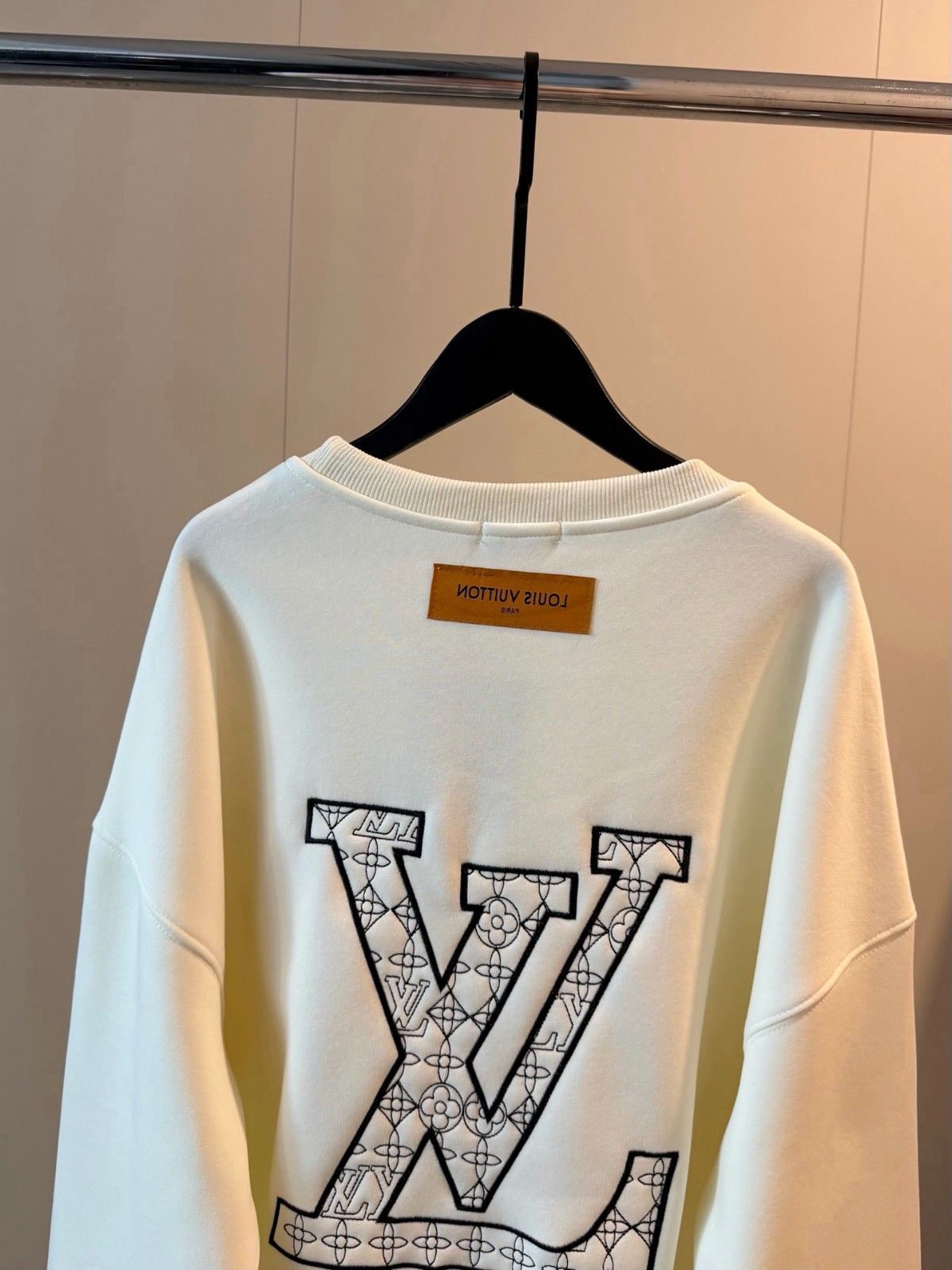 ルイヴィトン トレーナー スウェットシャツ 刺繍 A31844