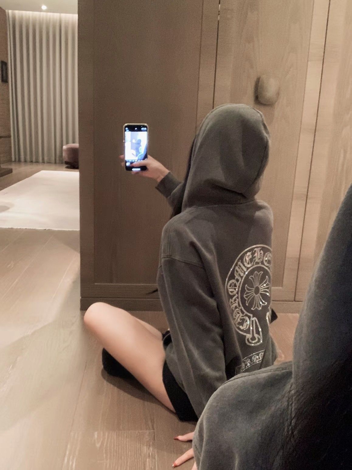 クロムハーツ パーカー 高級感 ゆったり A31847