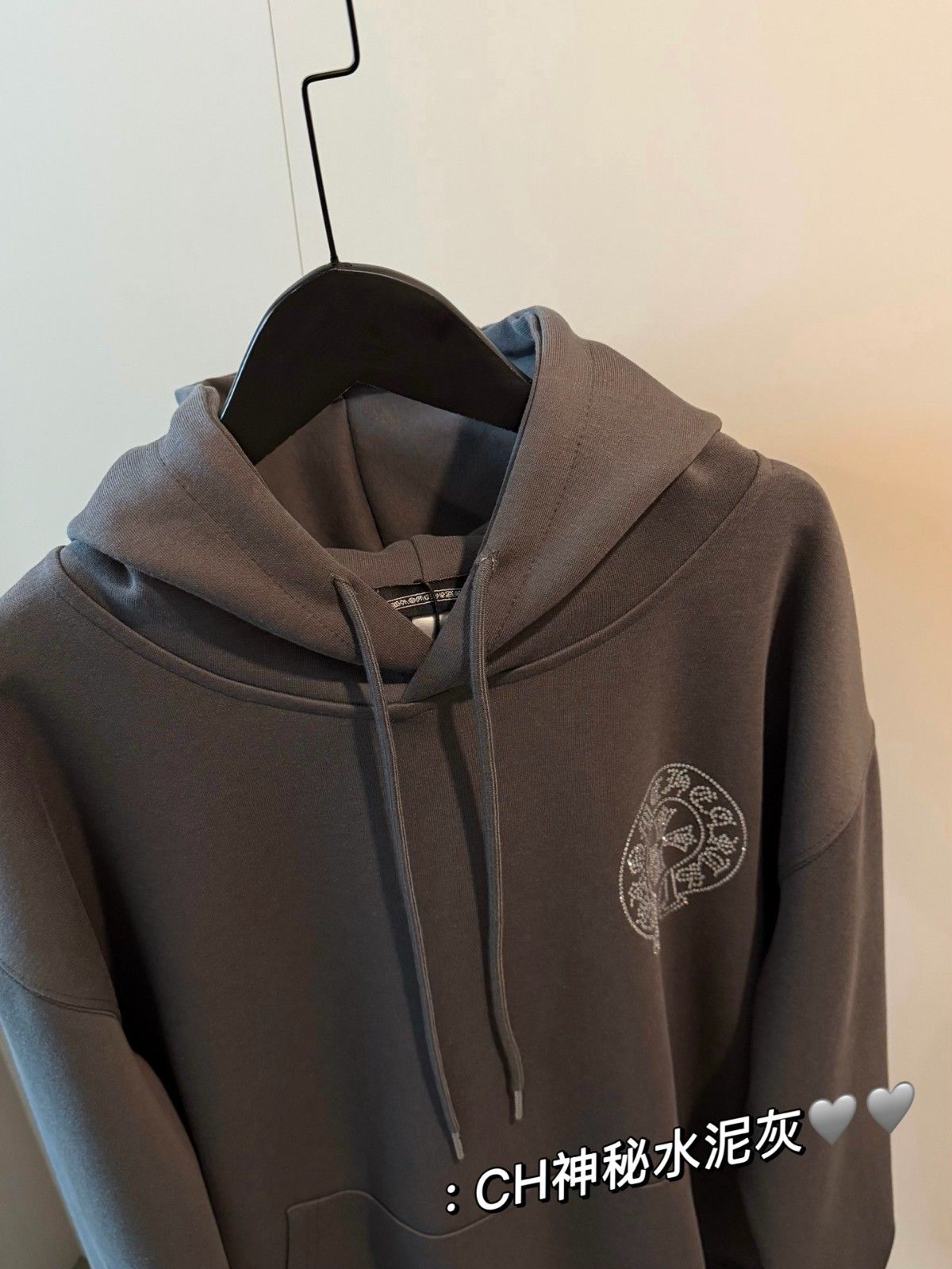 クロムハーツ パーカー 高級感 ゆったり A31847