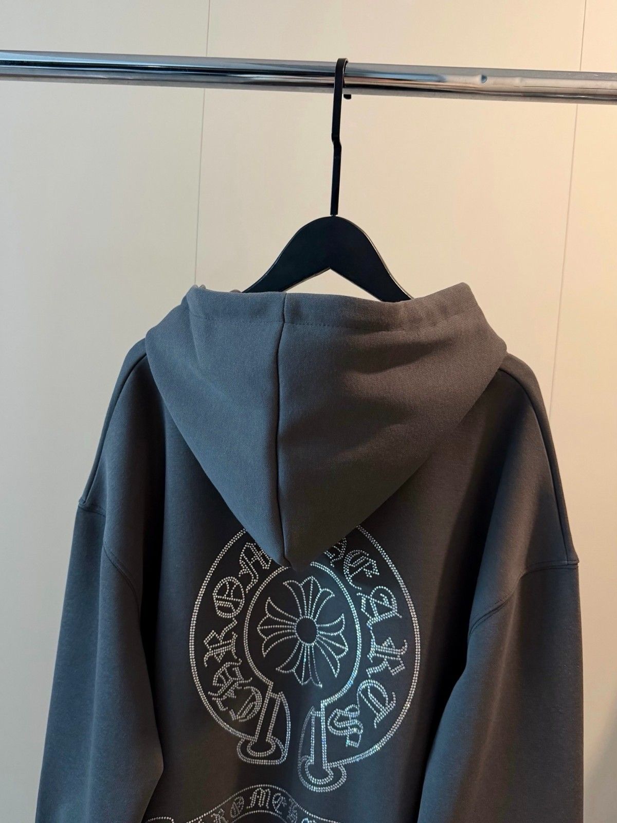 クロムハーツ パーカー 高級感 ゆったり A31847