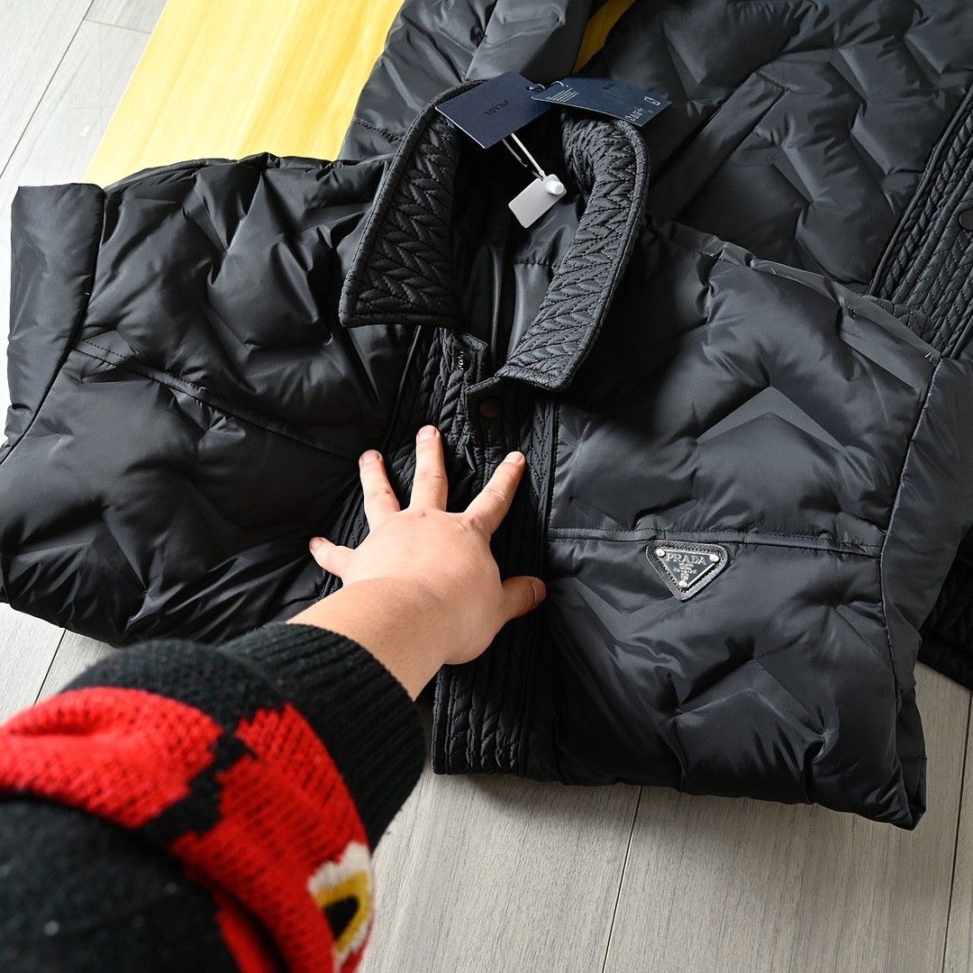 プラダ ダウンジャケット メンズ 高品質 A31829