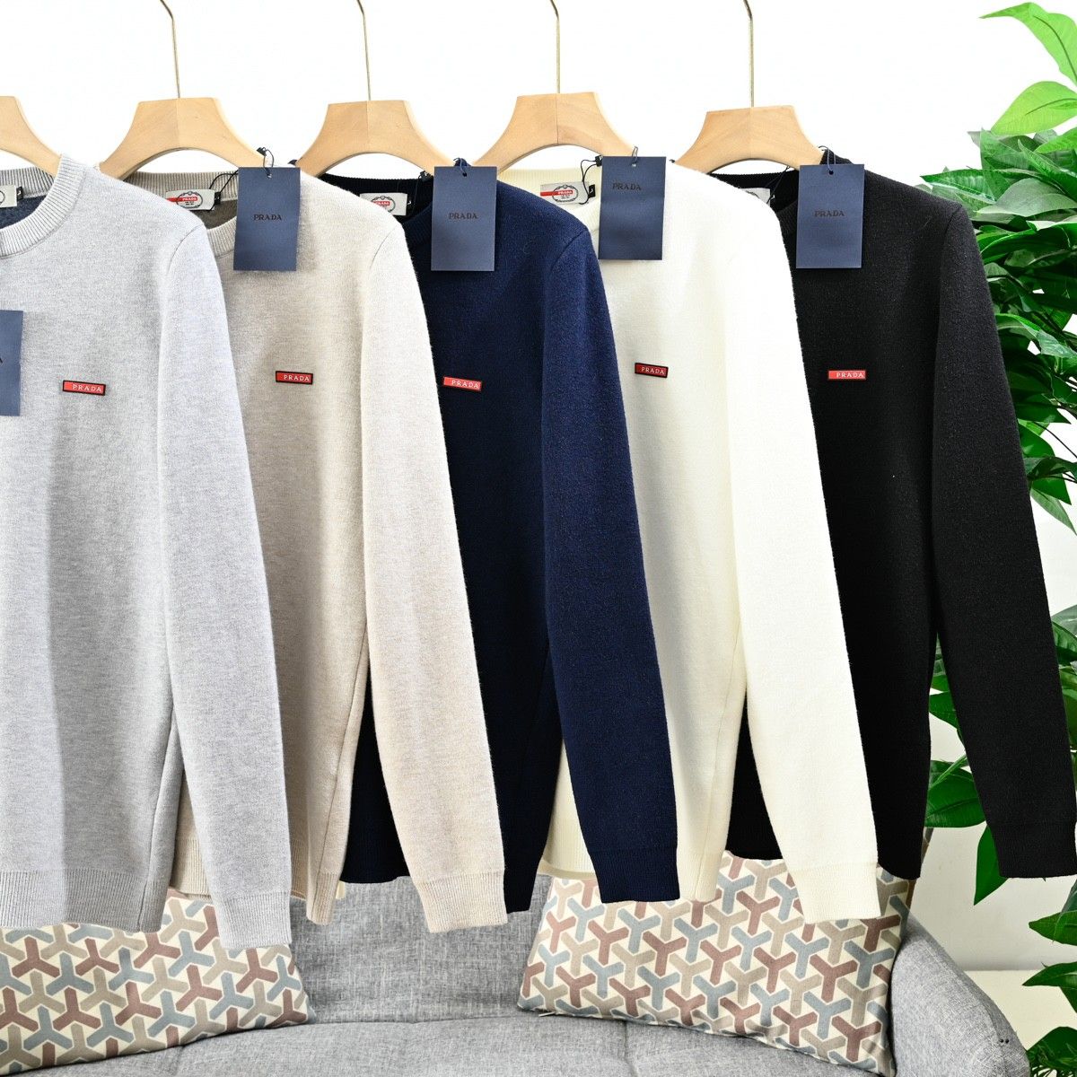プラダ セーター プルオーバー メンズ A31828