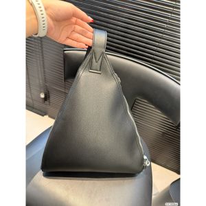 ルイヴィトン ルイヴィトン ボディバッグ ウエストバッグ A31868