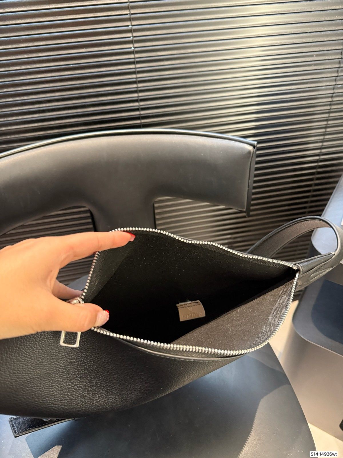 ルイヴィトン ルイヴィトン ボディバッグ ウエストバッグ A31868