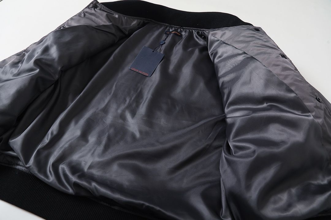 ルイヴィトン スタジャン 中綿入れ カジュアル A31866