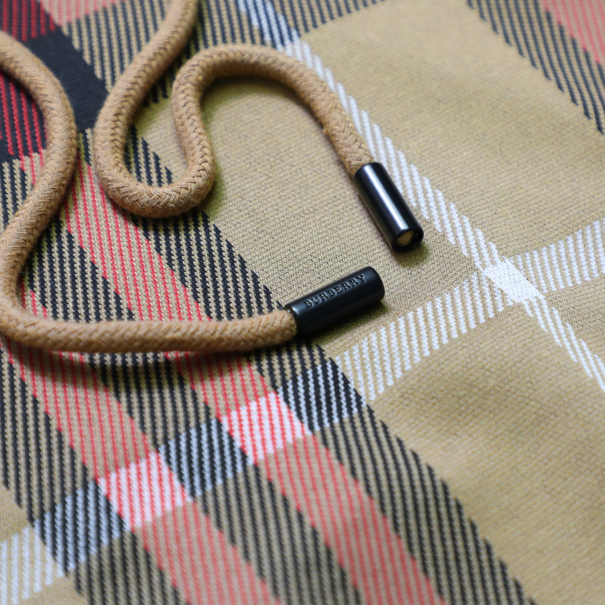 バーバリー パーカー フード付き 刺繍 A31864