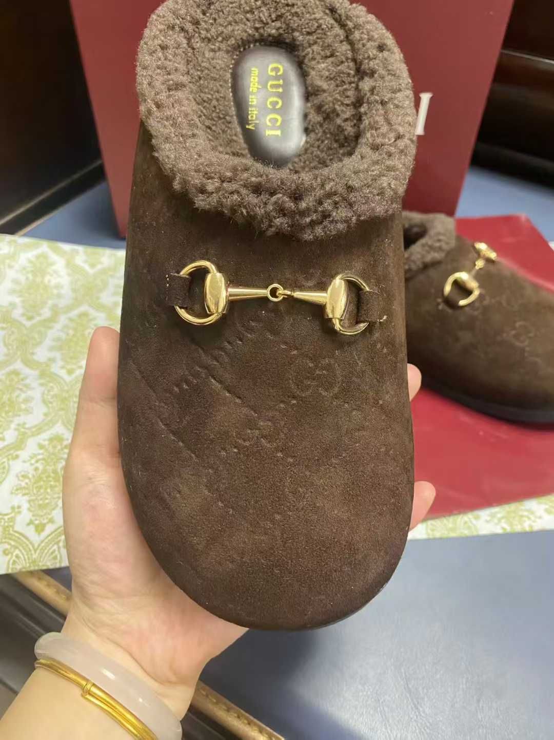 グッチ ファースリッパ 男女向け 暖かい A31855