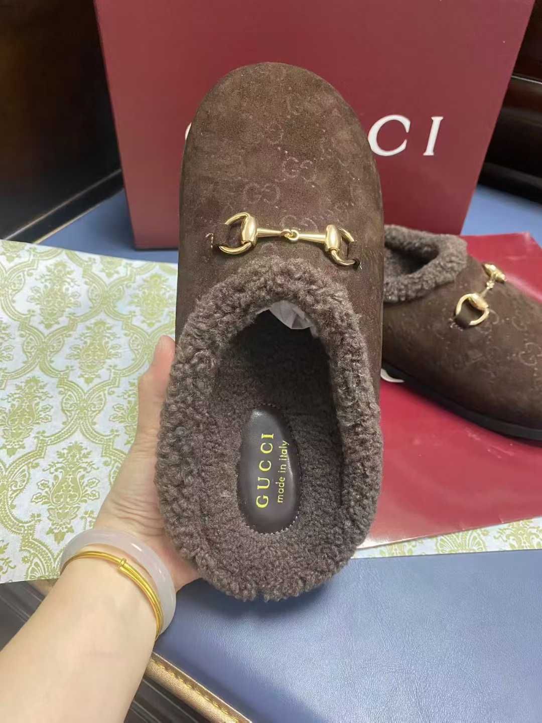 グッチ ファースリッパ 男女向け 暖かい A31855