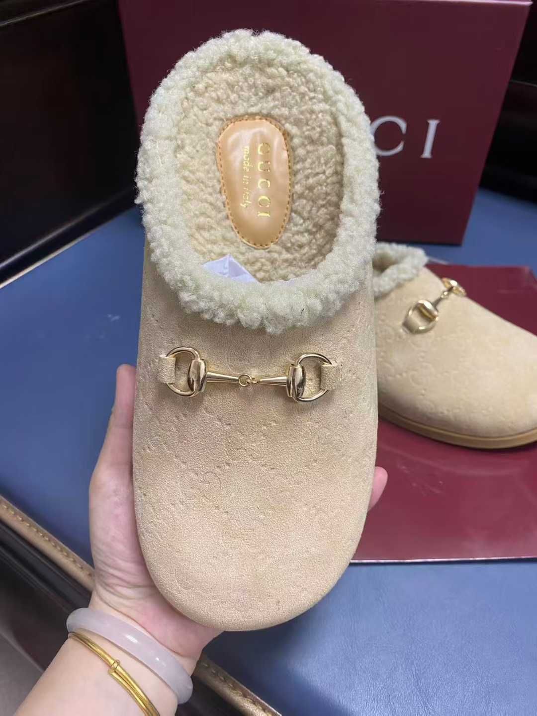 グッチ ファースリッパ 男女向け 暖かい A31855