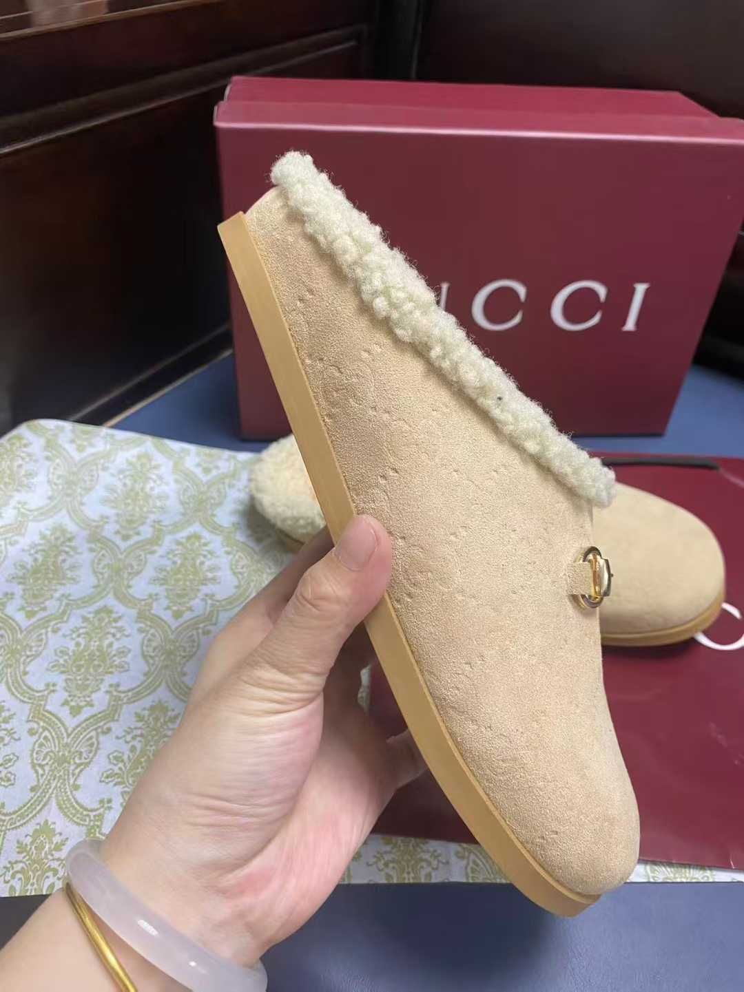 グッチ ファースリッパ 男女向け 暖かい A31855