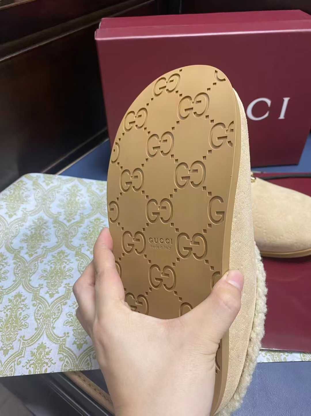 グッチ ファースリッパ 男女向け 暖かい A31855