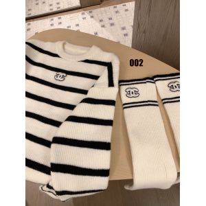 シャネル セーターとループソックスの組み合わせ 可愛い A31876