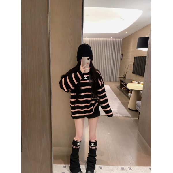 シャネル セーターとループソックスの組み合わせ 可愛い A31876