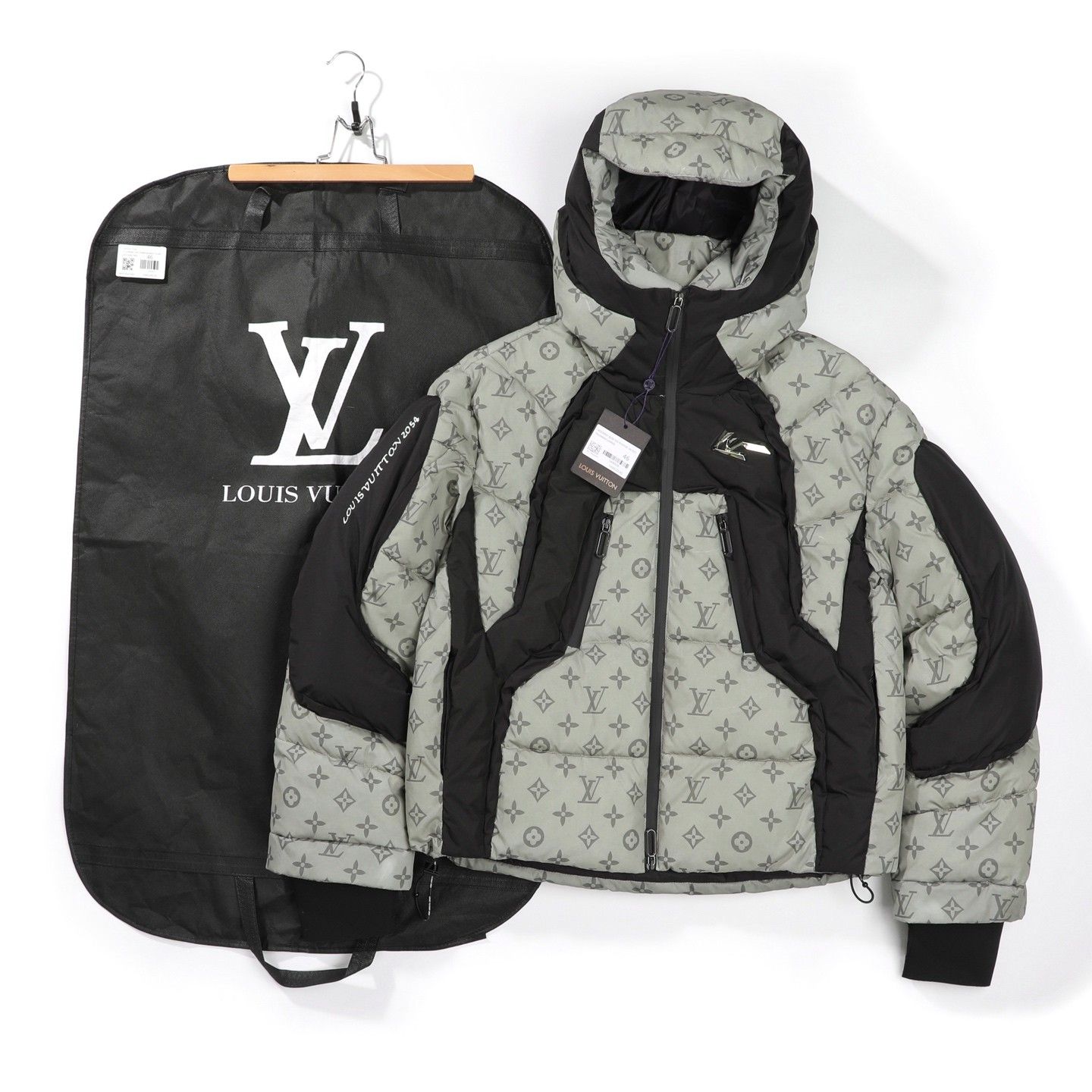 ルイヴィトン 温度で色が変わるハイテクダウンジャケット A31878