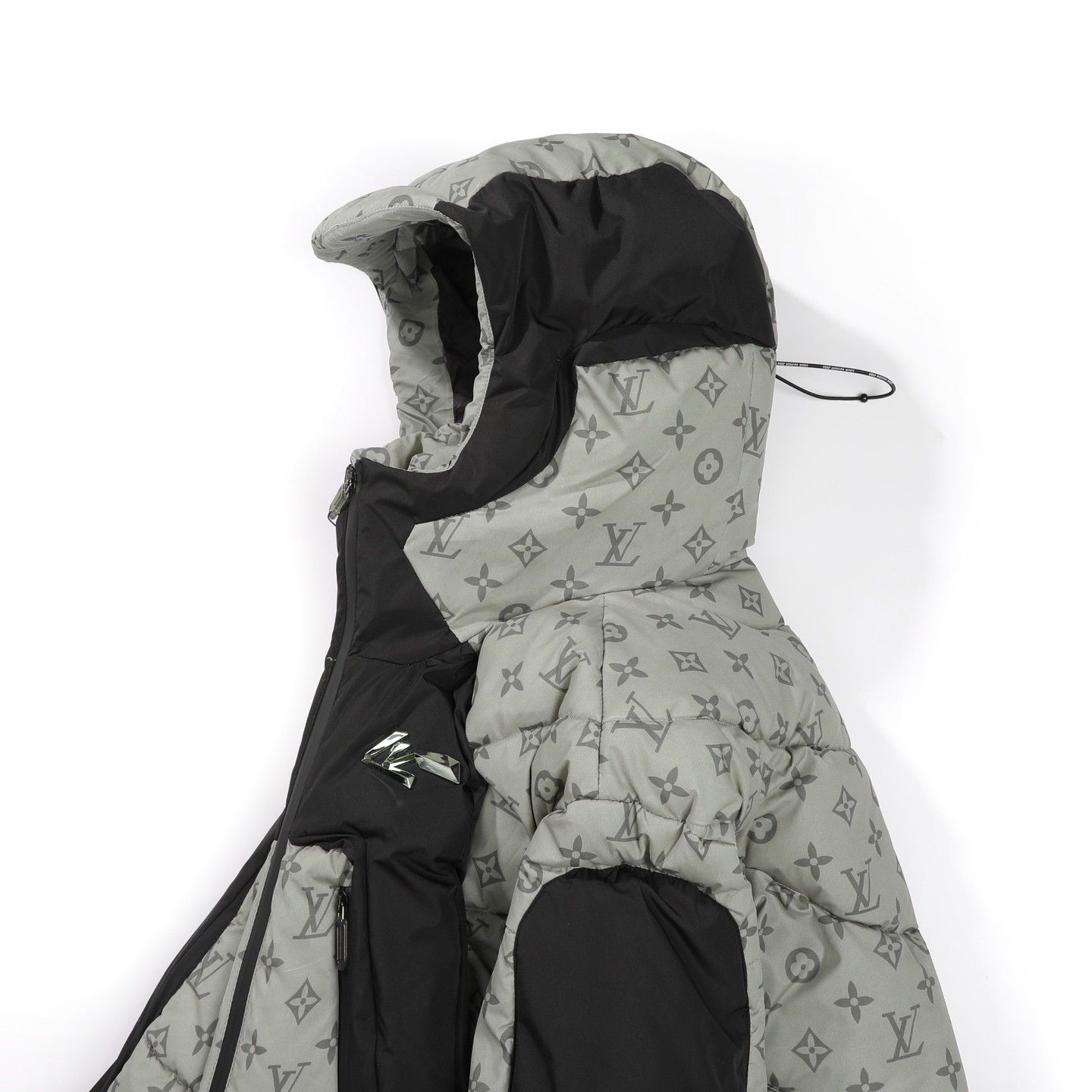 ルイヴィトン 温度で色が変わるハイテクダウンジャケット A31878