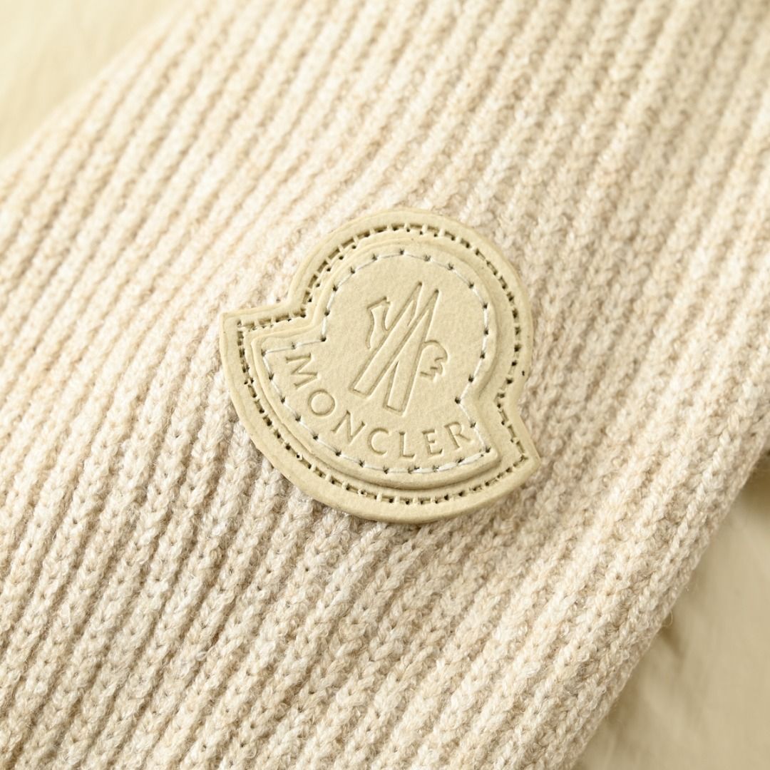 モンクレール レディース 綿入りジャケット パッチワークニットスリーブ A31875