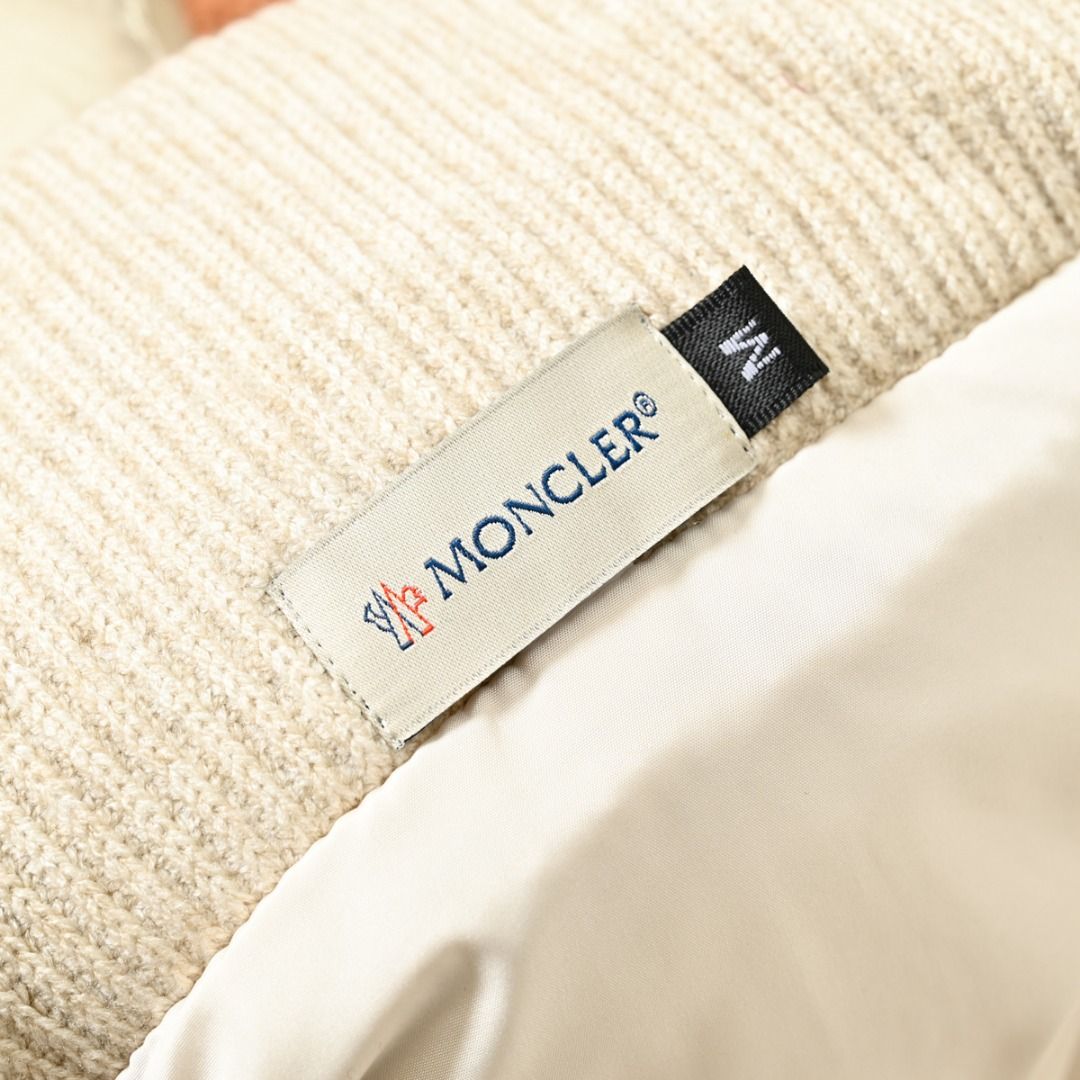 モンクレール レディース 綿入りジャケット パッチワークニットスリーブ A31875
