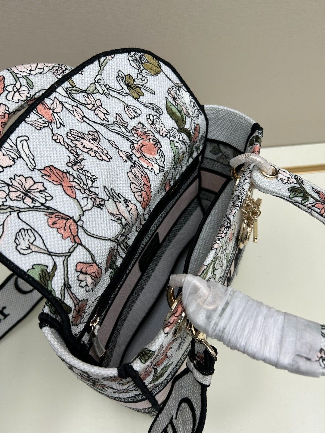 ディオール ハンドバッグ ショルダーバッグ 高品質 刺繍 A31898