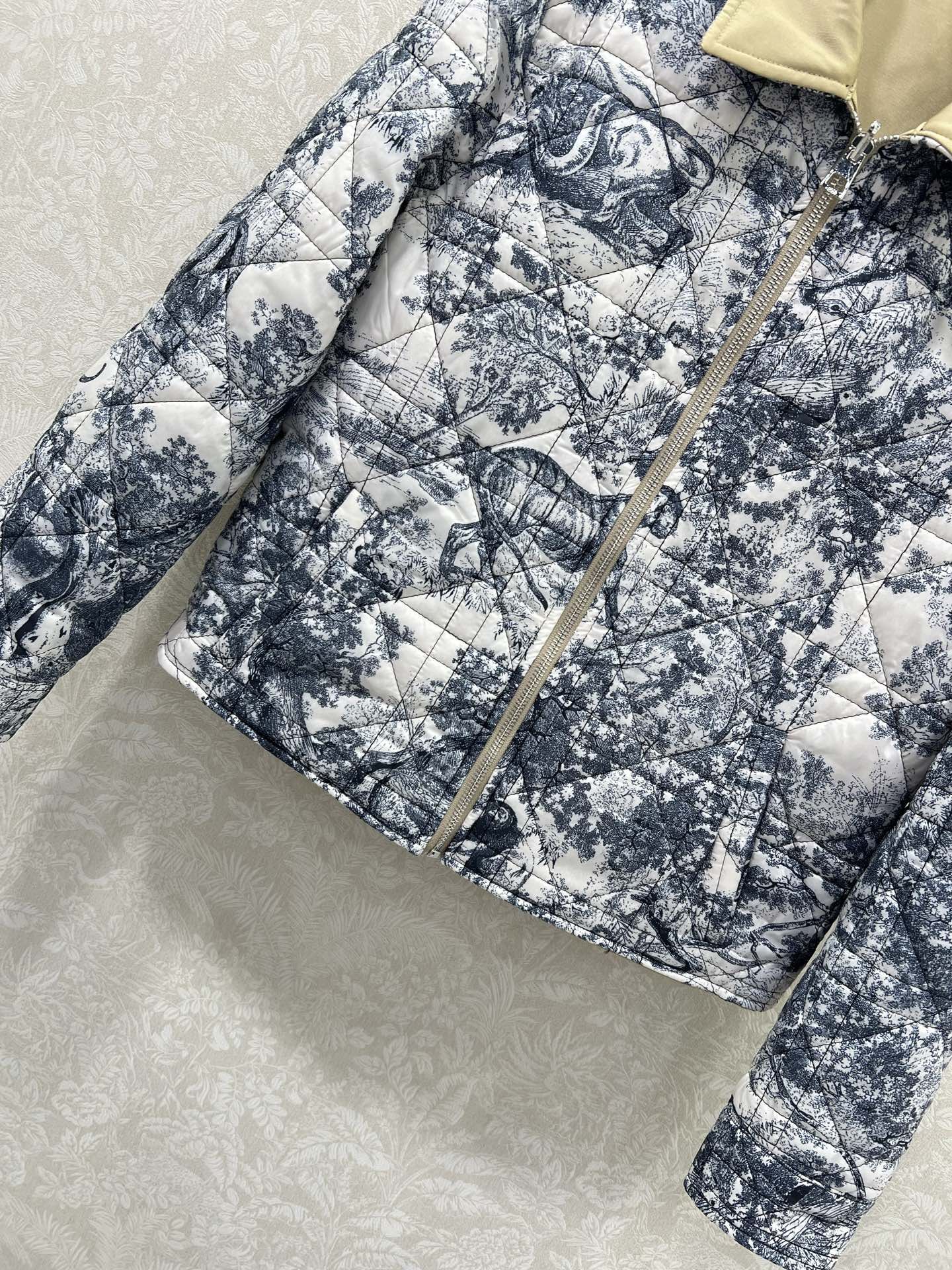 ディオール 綿入りジャケット レディース向け カジュアル A31895