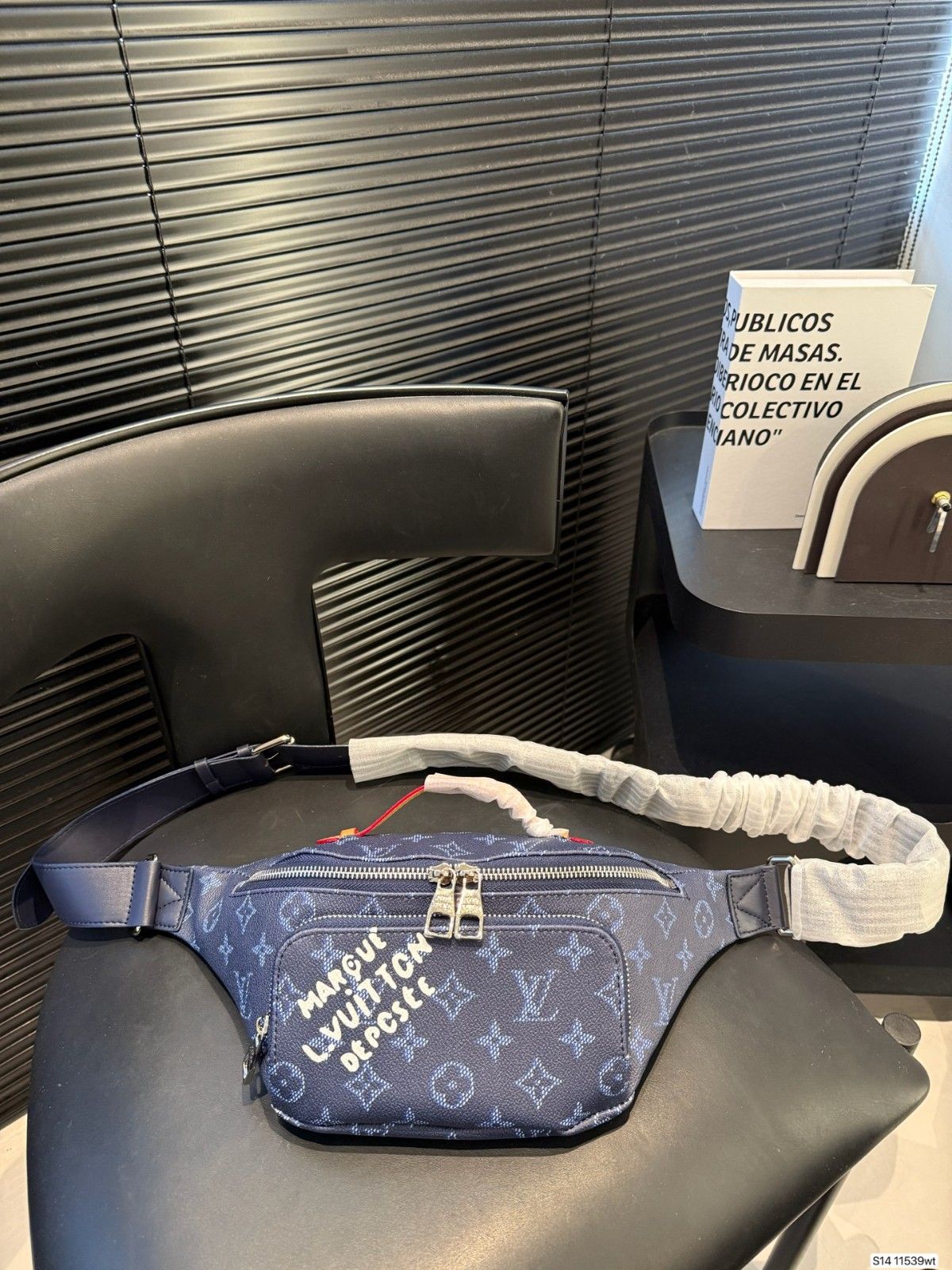 ルイヴィトン ウエストバッグ ボディバッグ レザー A31897