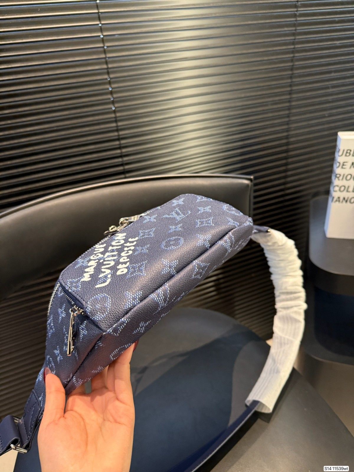 ルイヴィトン ウエストバッグ ボディバッグ レザー A31897