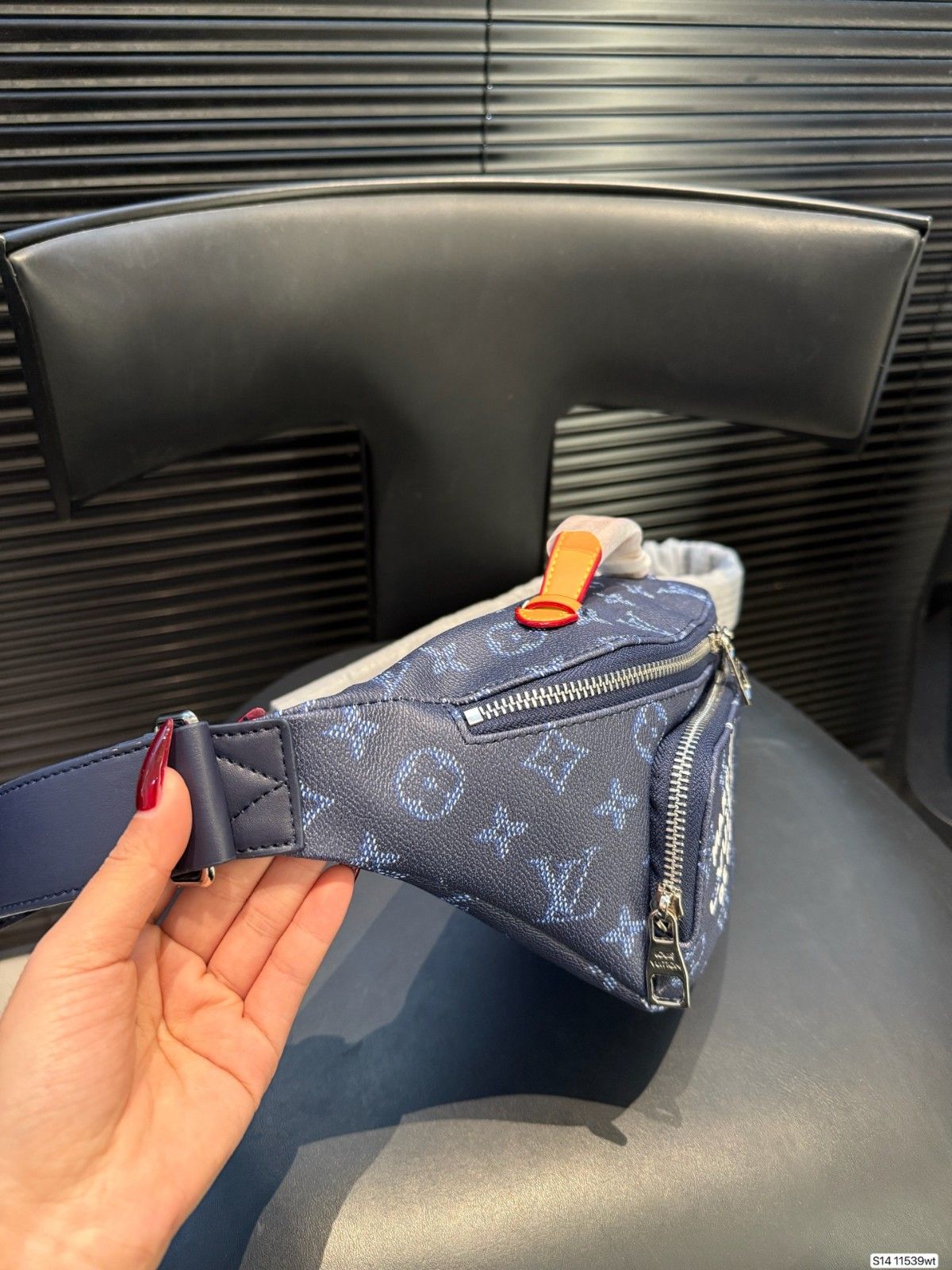 ルイヴィトン ウエストバッグ ボディバッグ レザー A31897