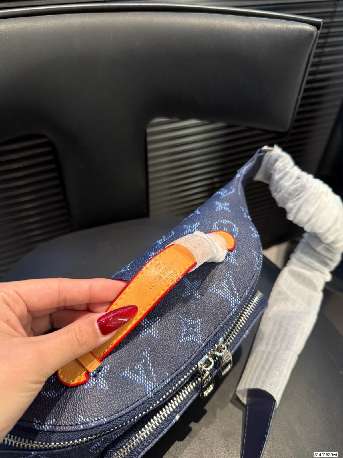 ルイヴィトン ウエストバッグ ボディバッグ レザー A31897