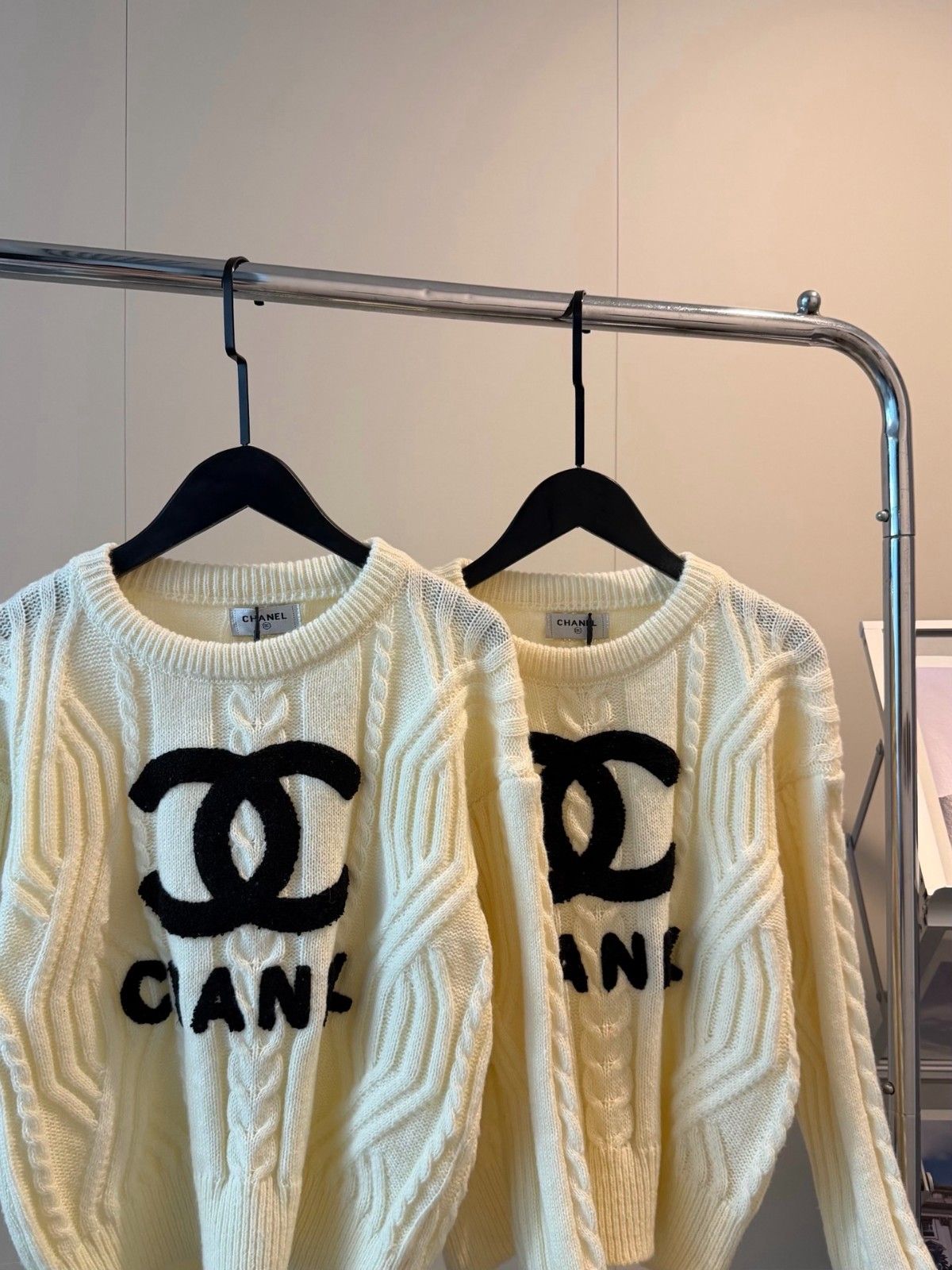 シャネル ニットセーター 刺繍ロゴ レディース A31893