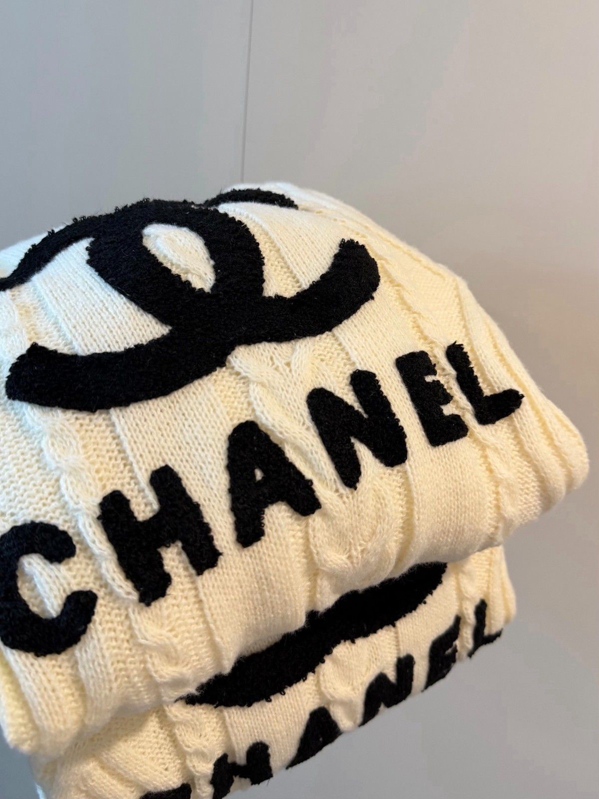 シャネル ニットセーター 刺繍ロゴ レディース A31893