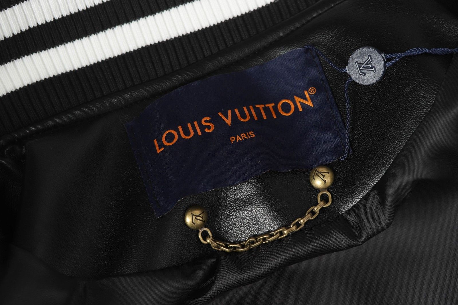 ルイヴィトン スタジャン 男女兼用 カッコイイ A31910