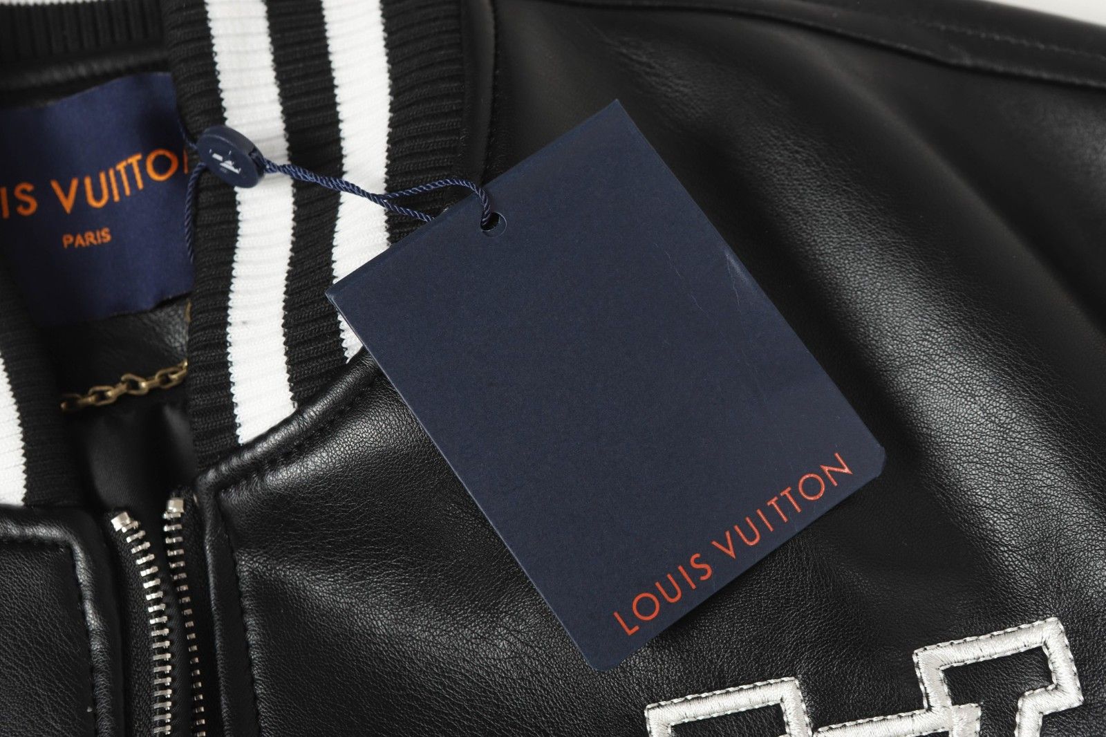 ルイヴィトン スタジャン 男女兼用 カッコイイ A31910