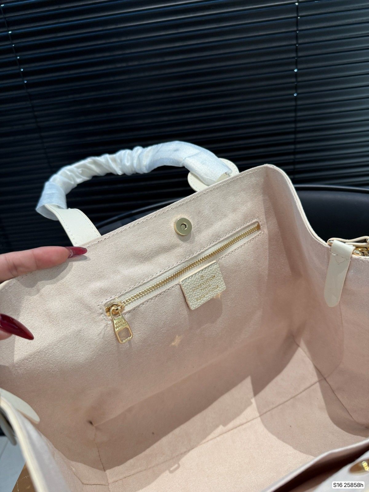 ルイヴィトン all in one ハンドバッグ A31904