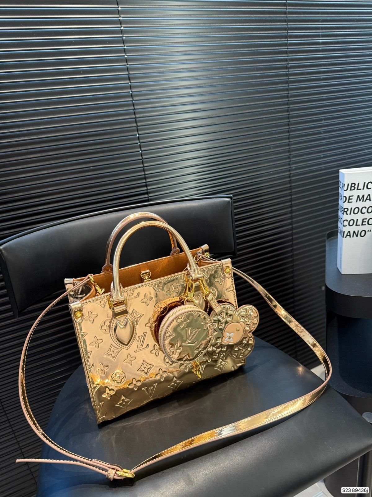 ルイヴィトン LV onthego トートバッグ A31903