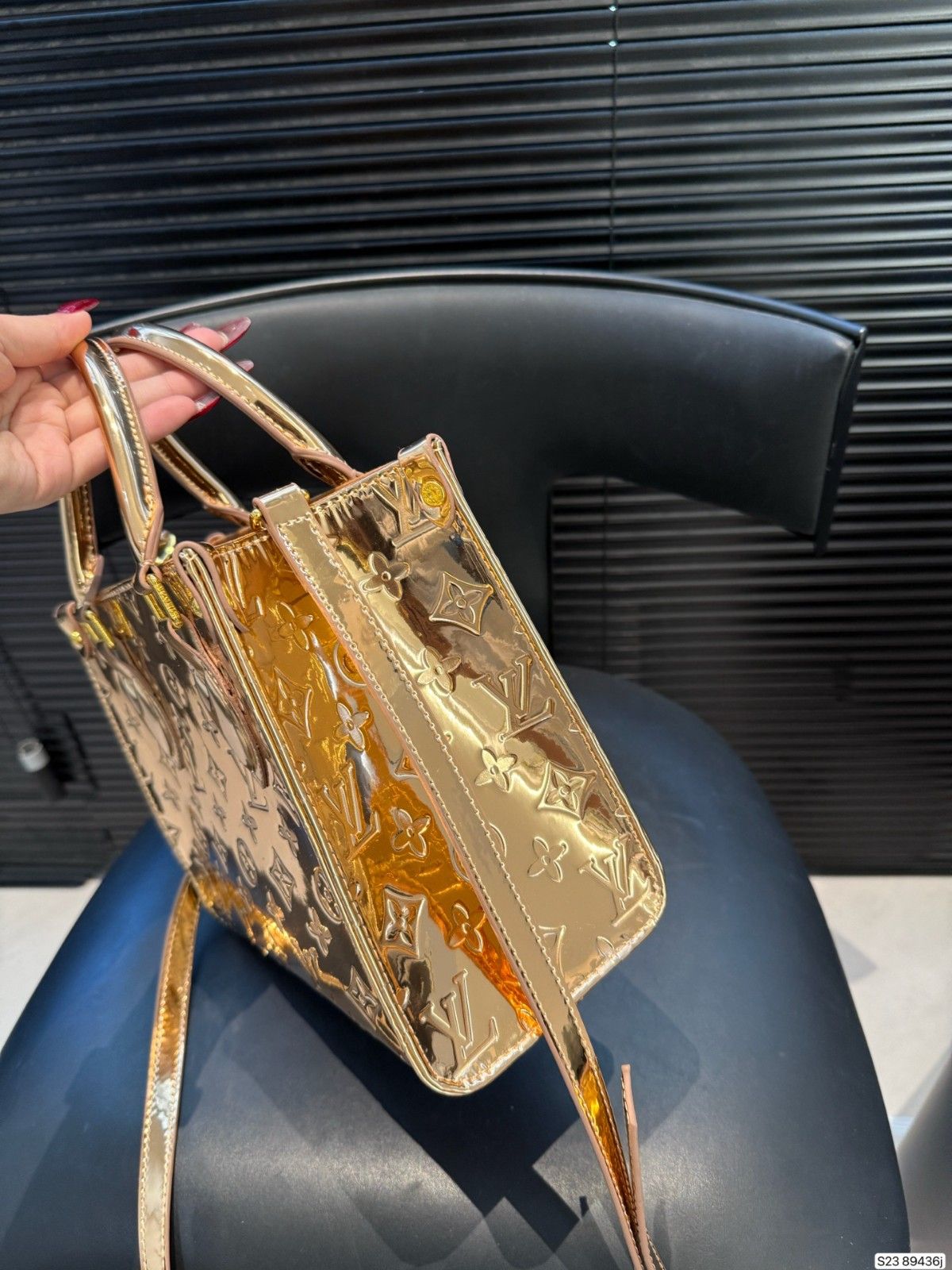 ルイヴィトン LV onthego トートバッグ A31903